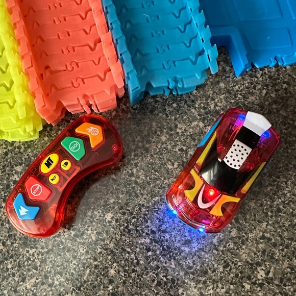 Magic Tracks Remote Control Glow In The Dark Multi-Color Flexible Track Set - Picture 4 of 9